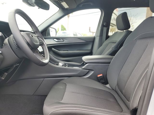 New 2024 Jeep Grand Cherokee L Laredo w/ Trailer Tow Package image 11