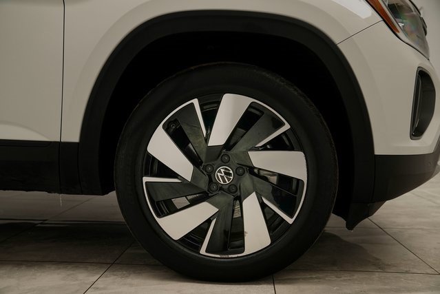 Used 2024 Volkswagen Atlas Cross Sport SE image 13