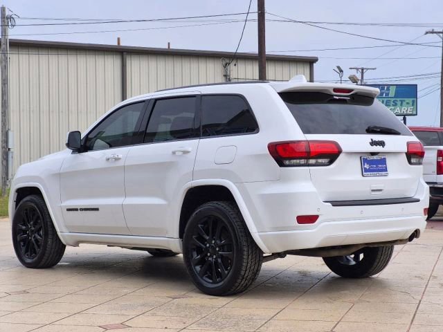 Used 2021 Jeep Grand Cherokee Laredo X AWD/4WD image 4