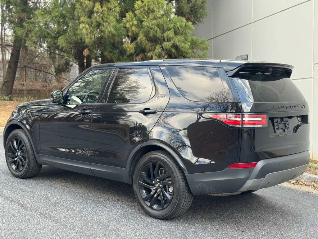 Used 2017 Land Rover Discovery HSE AWD/4WD image 16