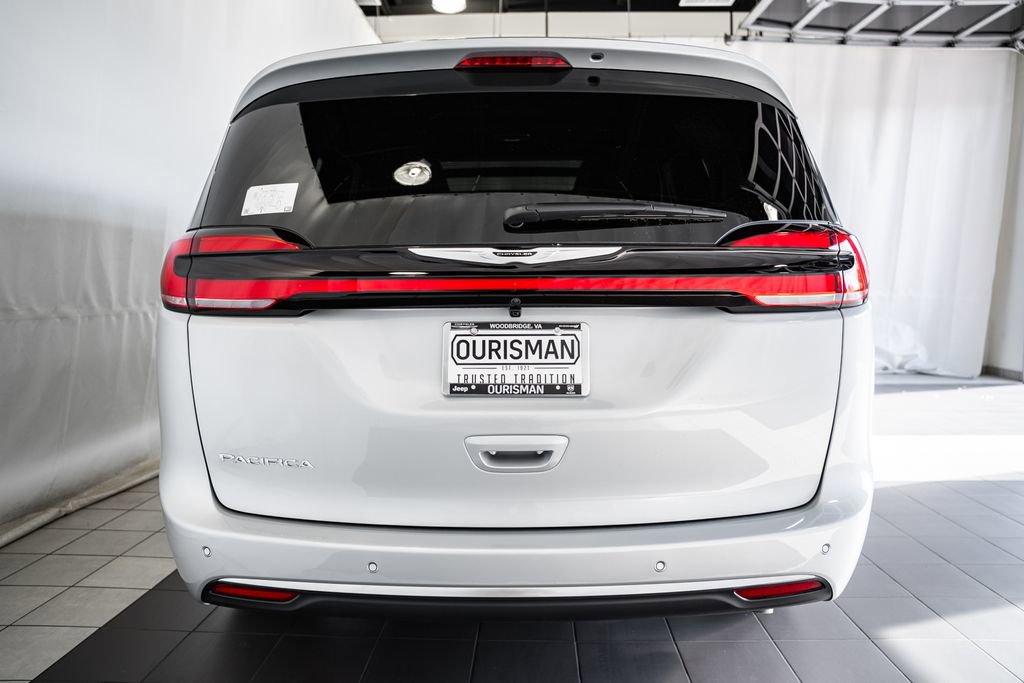 New 2026 Chrysler Pacifica Pinnacle image 5