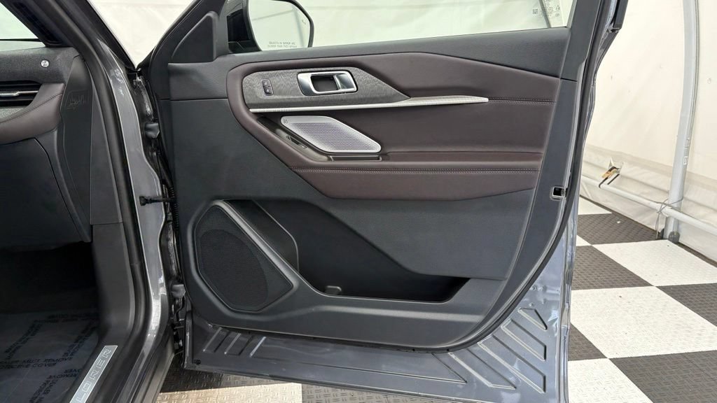 New 2027 Ford Explorer Platinum AWD/4WD image 27