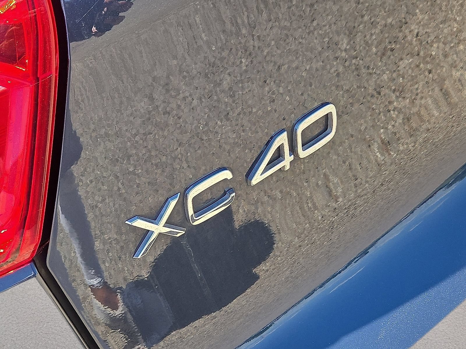Used 2021 Volvo XC40 T4 Momentum FWD image 12