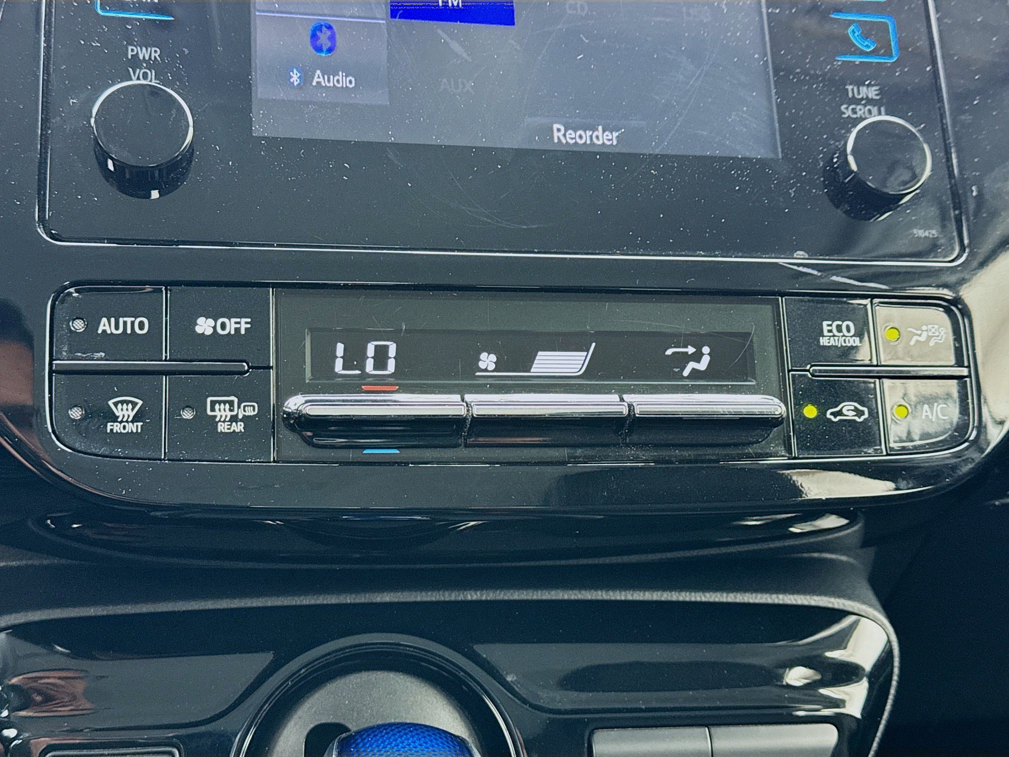 Used 2019 Toyota Prius L Eco image 12