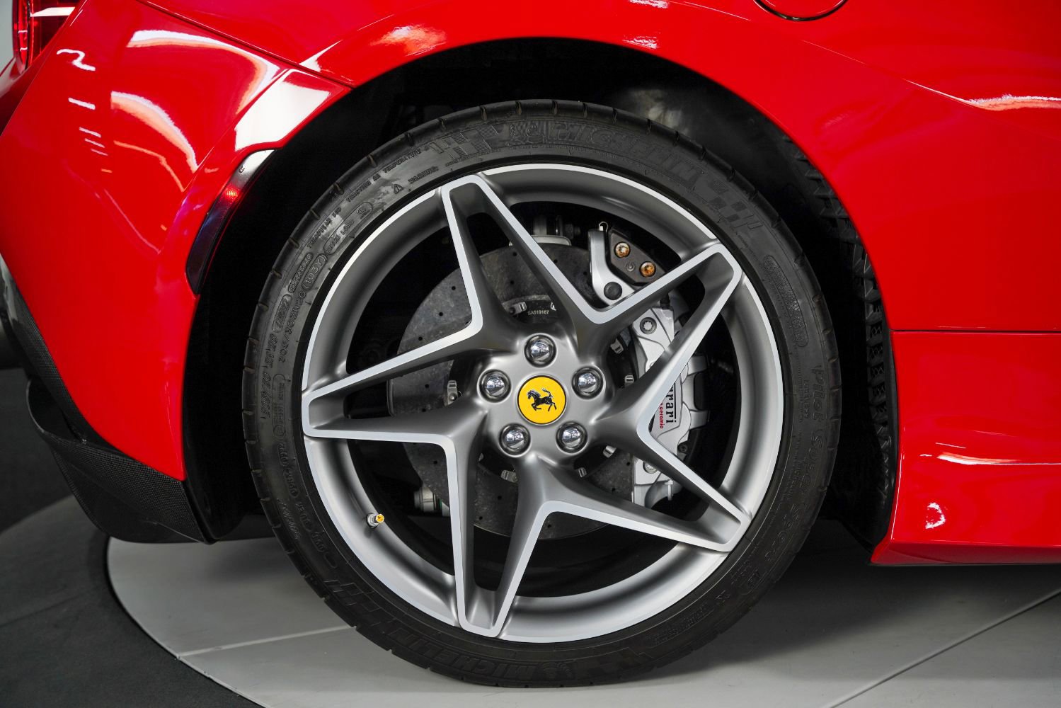 Used 2021 Ferrari F8 Tributo RWD image 29