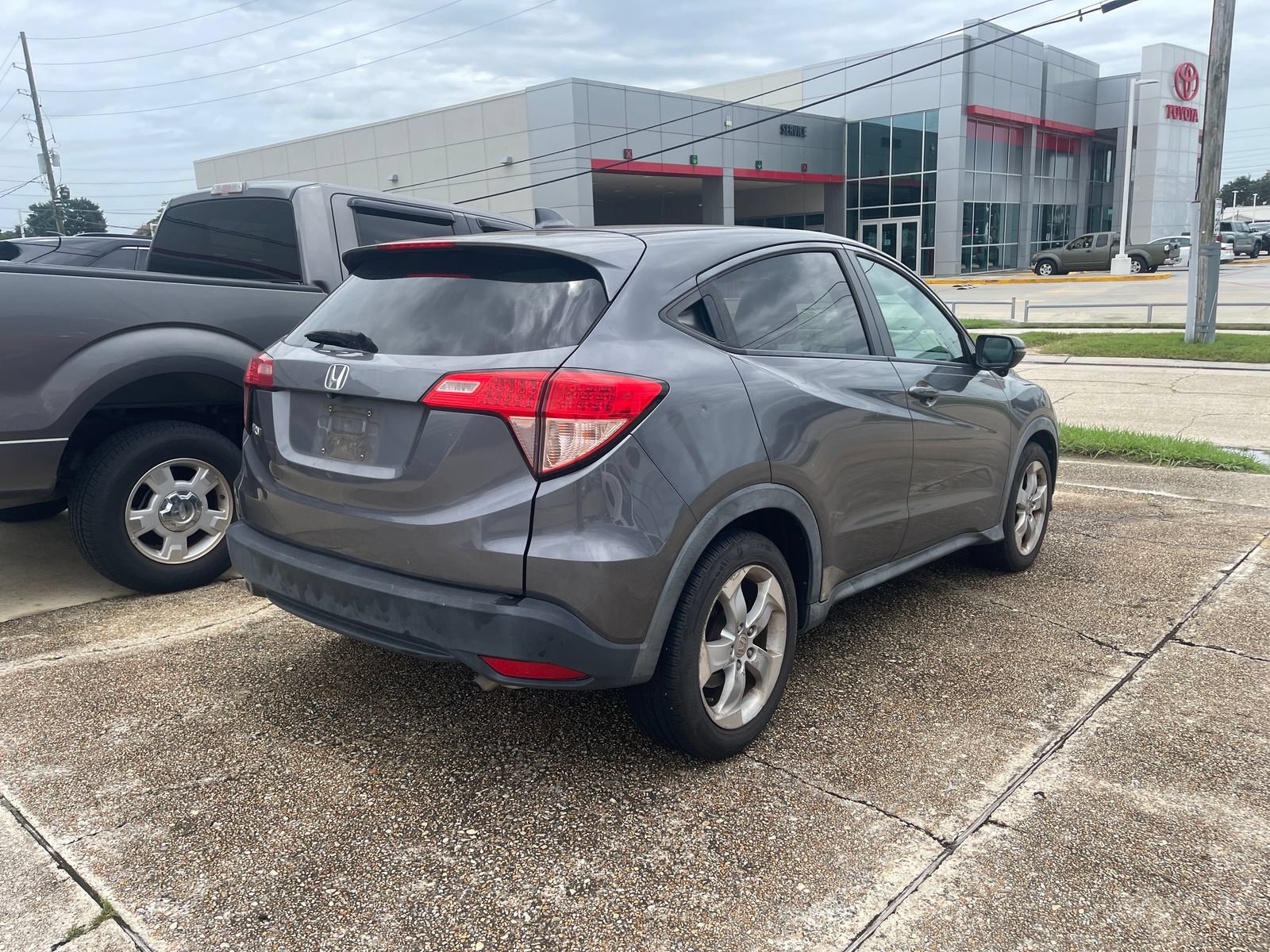 Used 2016 Honda HR-V EX image 4