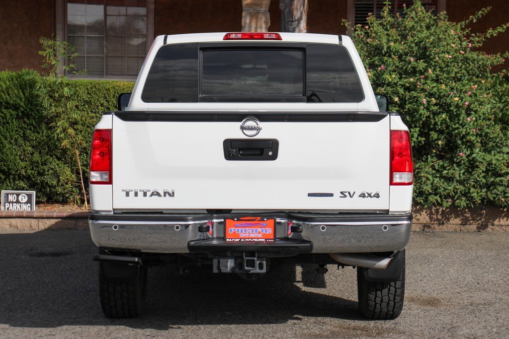 Used 2013 Nissan Titan SV w/ SV Value Truck Pkg image 7