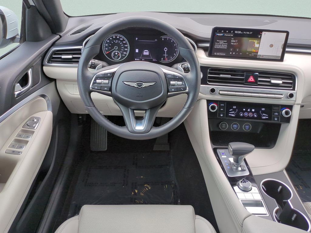 Used 2025 Genesis G70 2.5T image 14