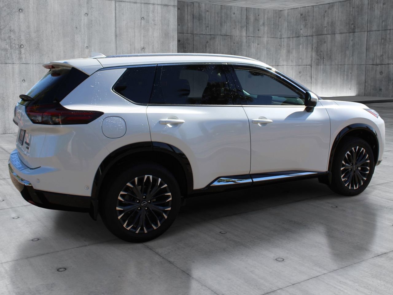 Used 2026 Nissan Rogue Platinum w/ Platinum Premium Package AWD/4WD image 5
