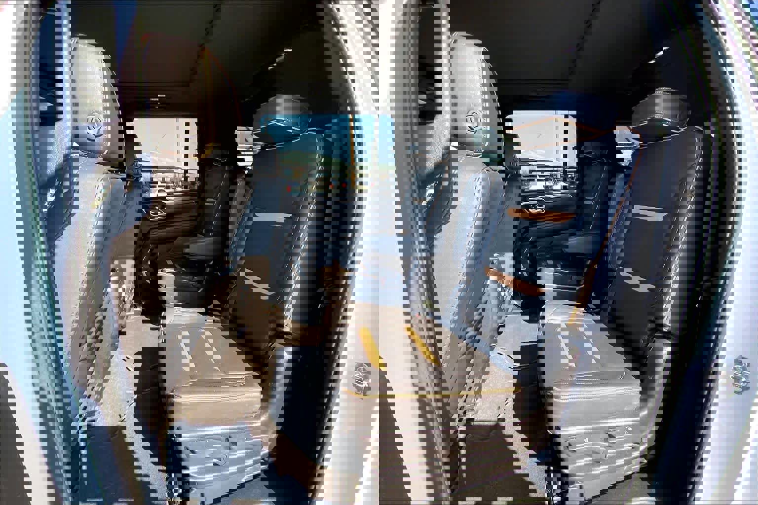 Used 2022 GMC Yukon XL AT4 image 20