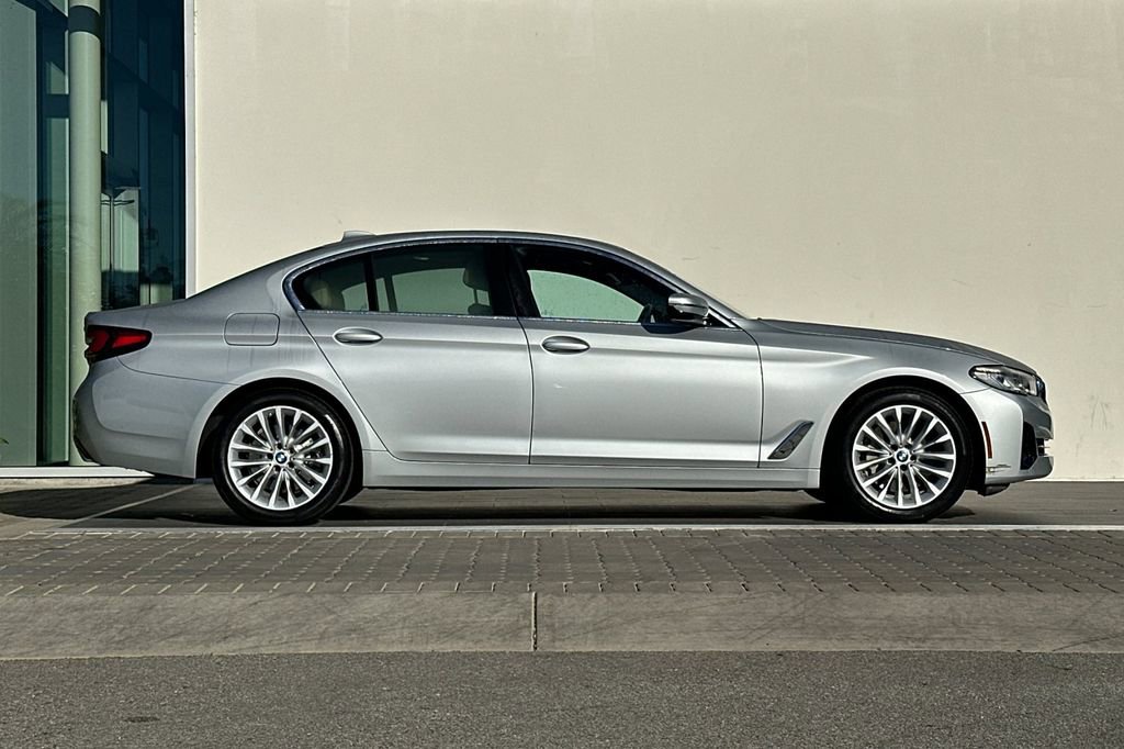 Used 2021 BMW 530i w/ Premium Package image 2