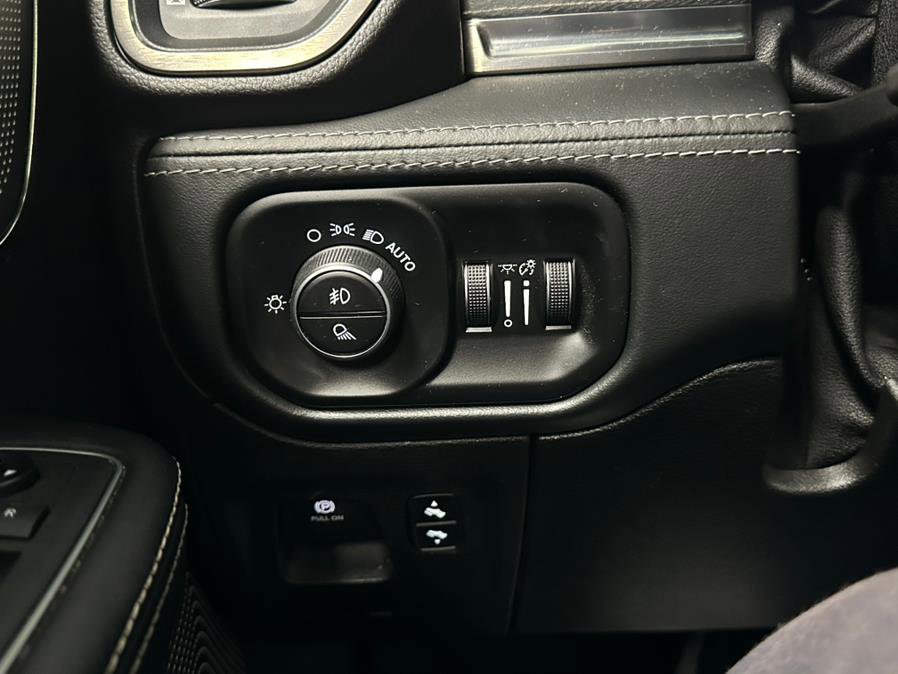 Used 2019 RAM 1500 Limited image 46