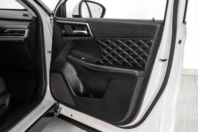 Used 2022 Mitsubishi Outlander SEL image 44