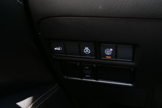 Used 2023 Nissan Armada Platinum w/ Captain's Chairs Package RWD image 23