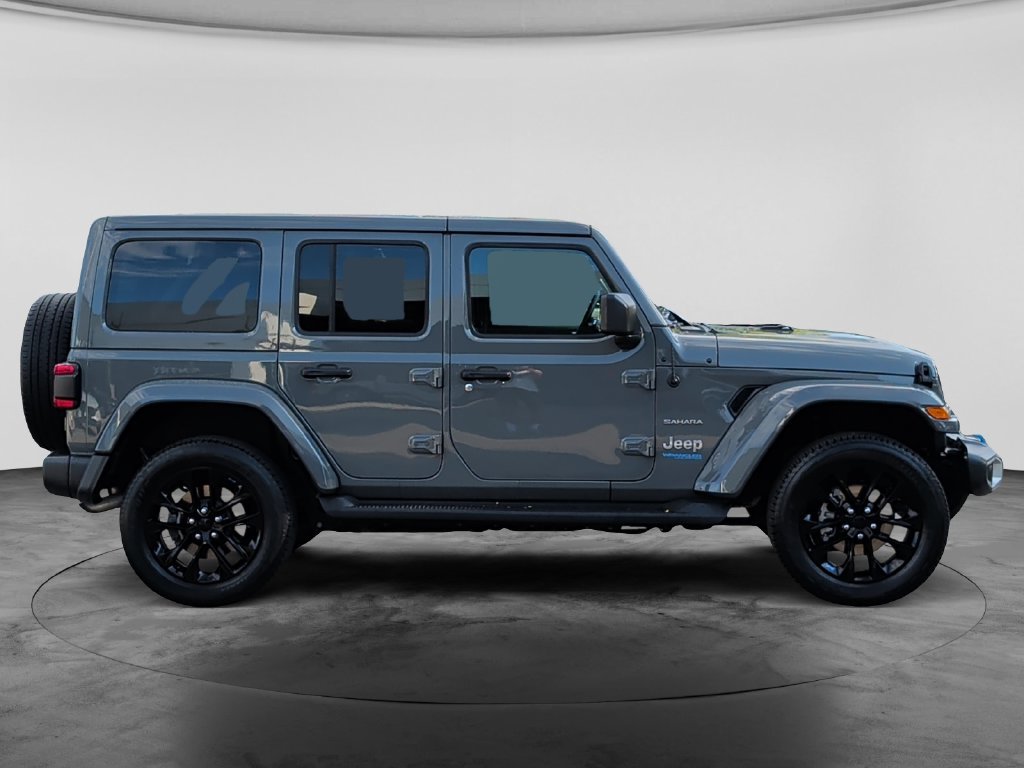 Used 2022 Jeep Wrangler Unlimited Sahara w/ Cold Weather Group AWD/4WD image 8