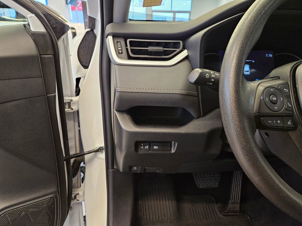 Used 2024 Toyota RAV4 LE image 16