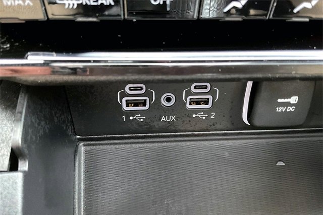 Certified 2024 Jeep Grand Cherokee Limited w/ Luxury Tech Group II image 34