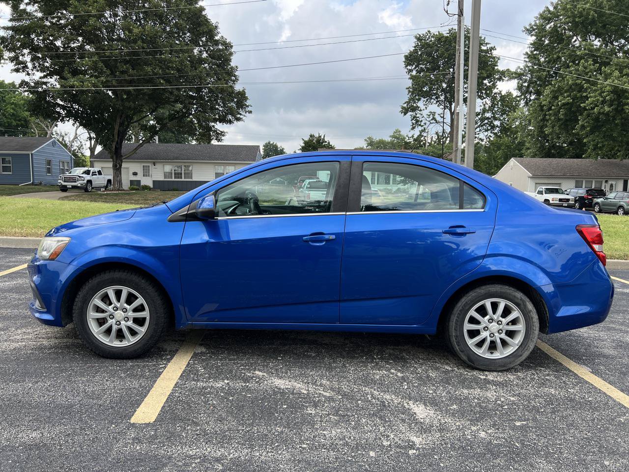 Used 2017 Chevrolet Sonic LT FWD image 2