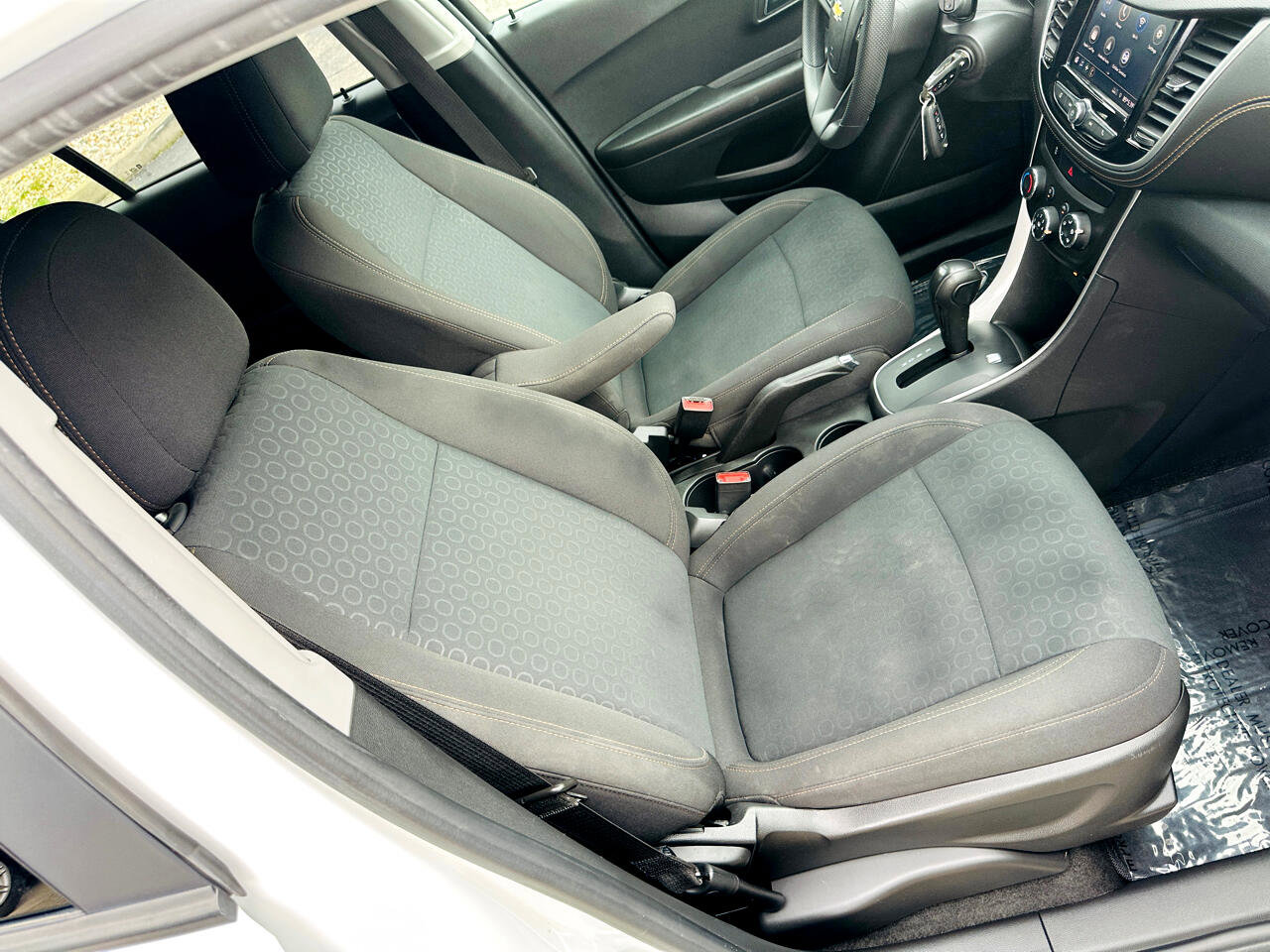 Used 2022 Chevrolet Trax LS w/ Tint and Cruise Package image 21