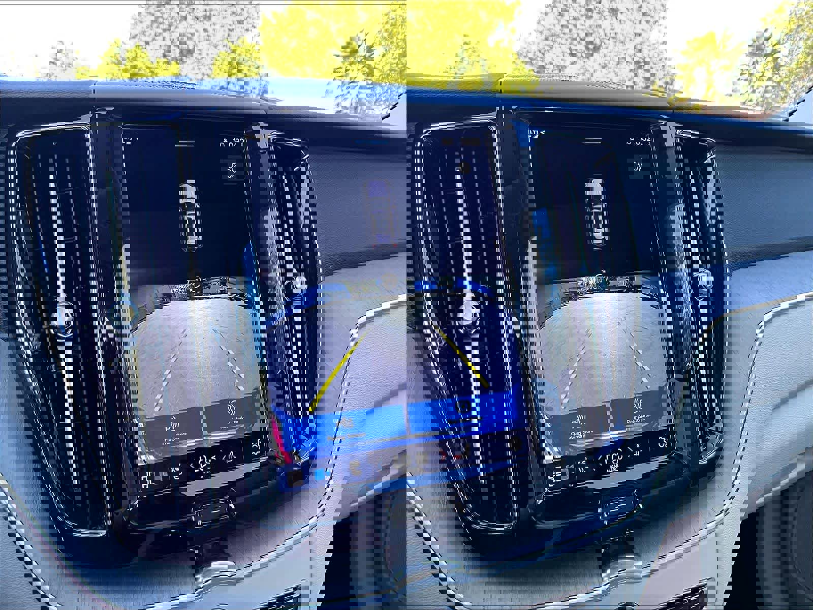 Used 2023 Volvo XC60 T8 Plus w/ Climate Package image 24