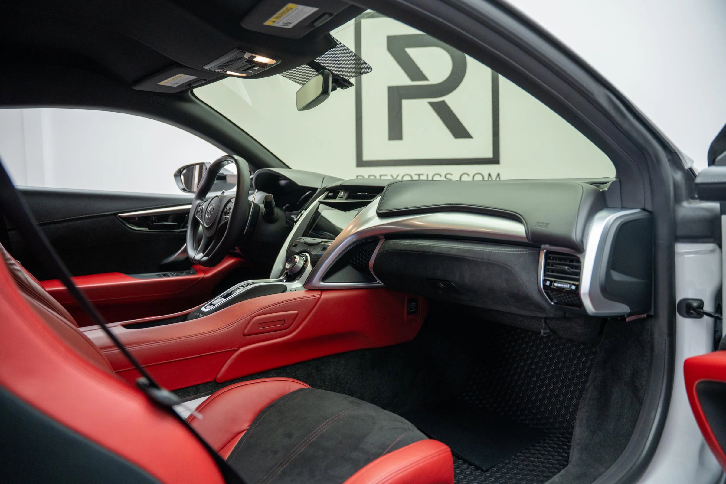 Used 2017 Acura NSX image 27