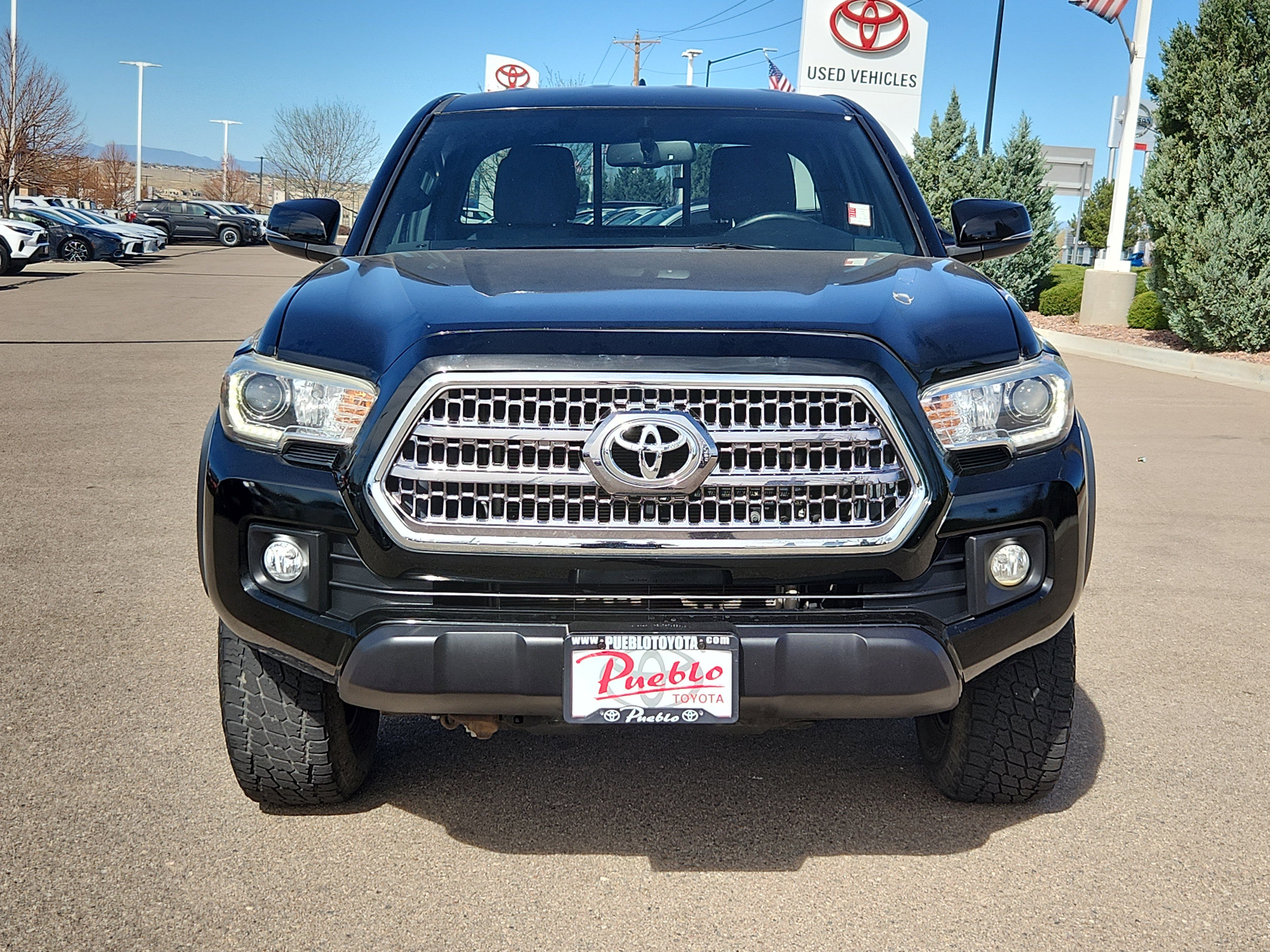 Used 2016 Toyota Tacoma TRD Off-Road w/ Premium & Technology Package image 5