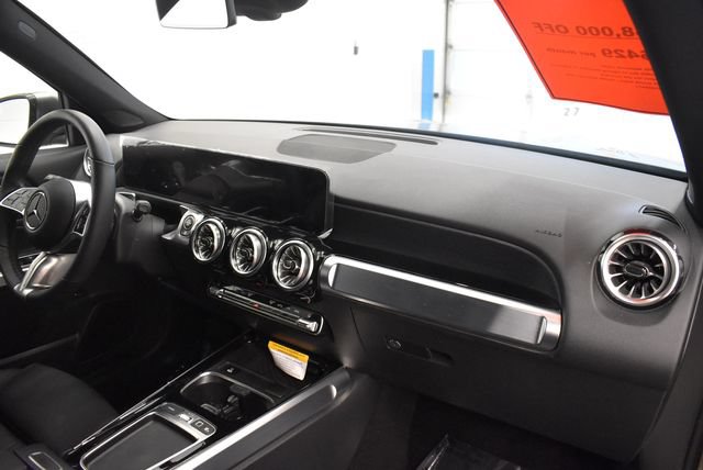 New 2026 Mercedes-Benz GLB 250 4MATIC image 18