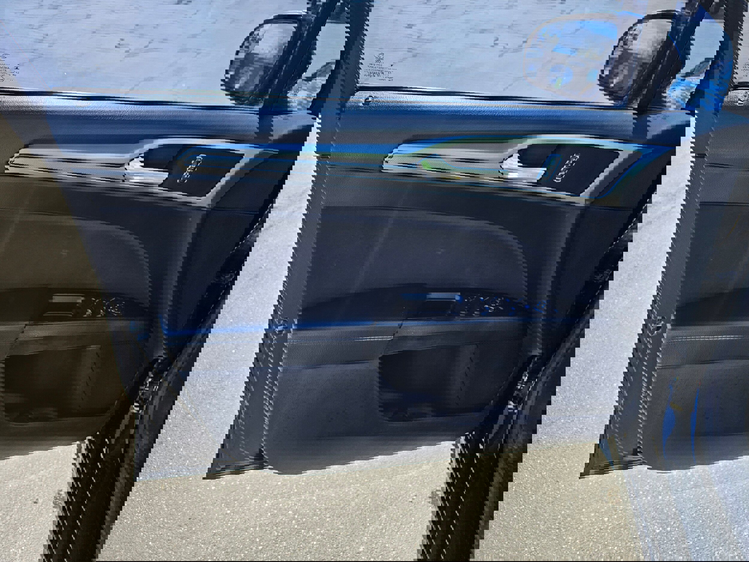 Used 2017 Ford Fusion SE w/ Fusion SE Technology Package FWD image 8