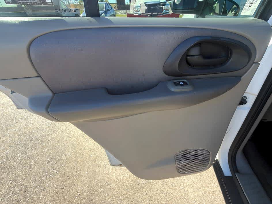 Used 2002 Chevrolet TrailBlazer LT AWD/4WD image 18