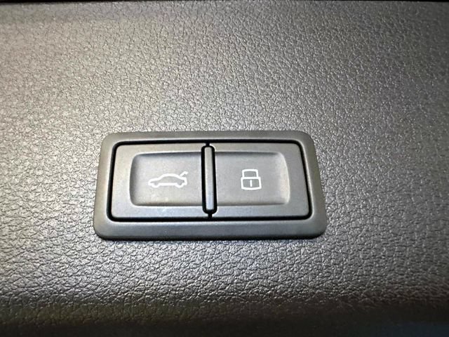 Certified 2024 Audi Q8 e-tron Premium Plus w/ Premium Plus Package AWD/4WD image 11