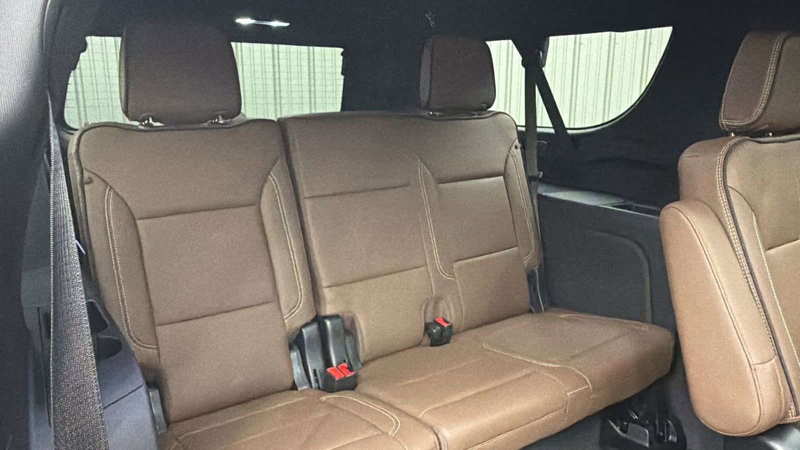 Used 2025 Chevrolet Suburban High Country image 39