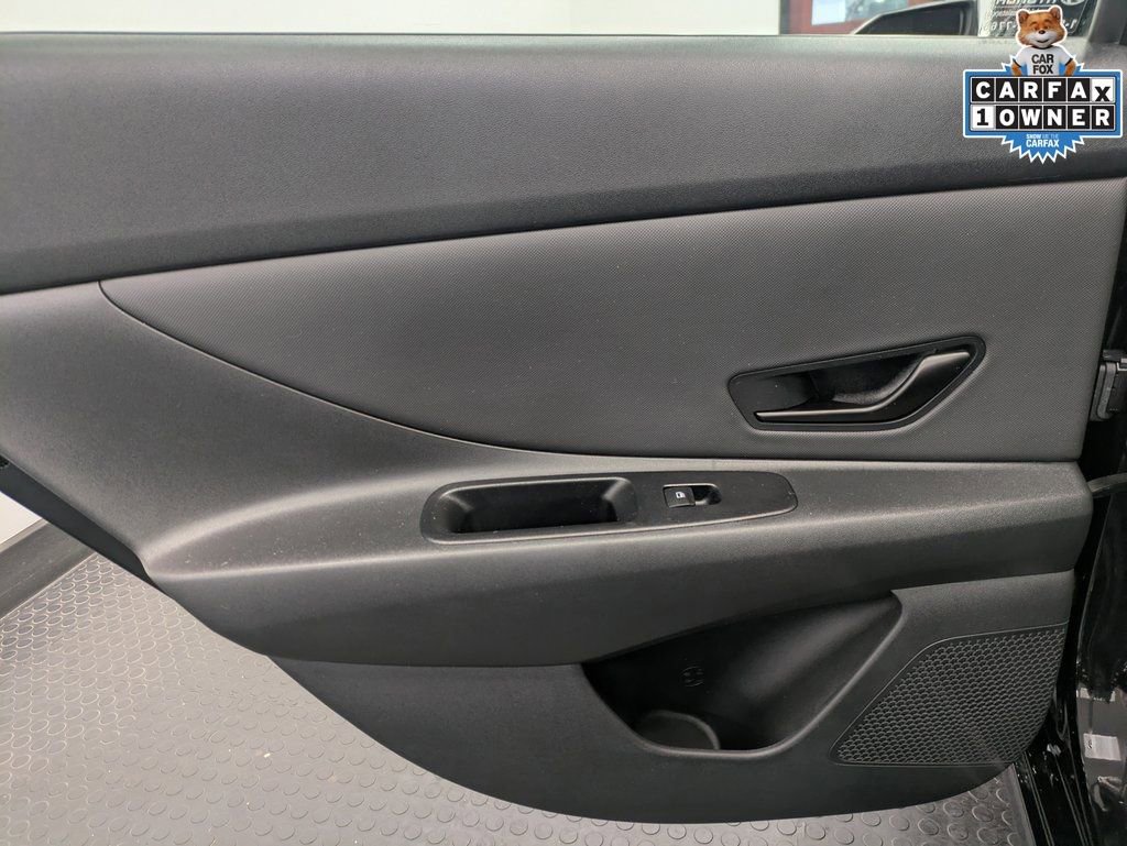 Certified 2025 Hyundai Elantra Sport image 24