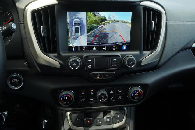 Used 2024 GMC Terrain Denali w/ Black Diamond Edition image 18