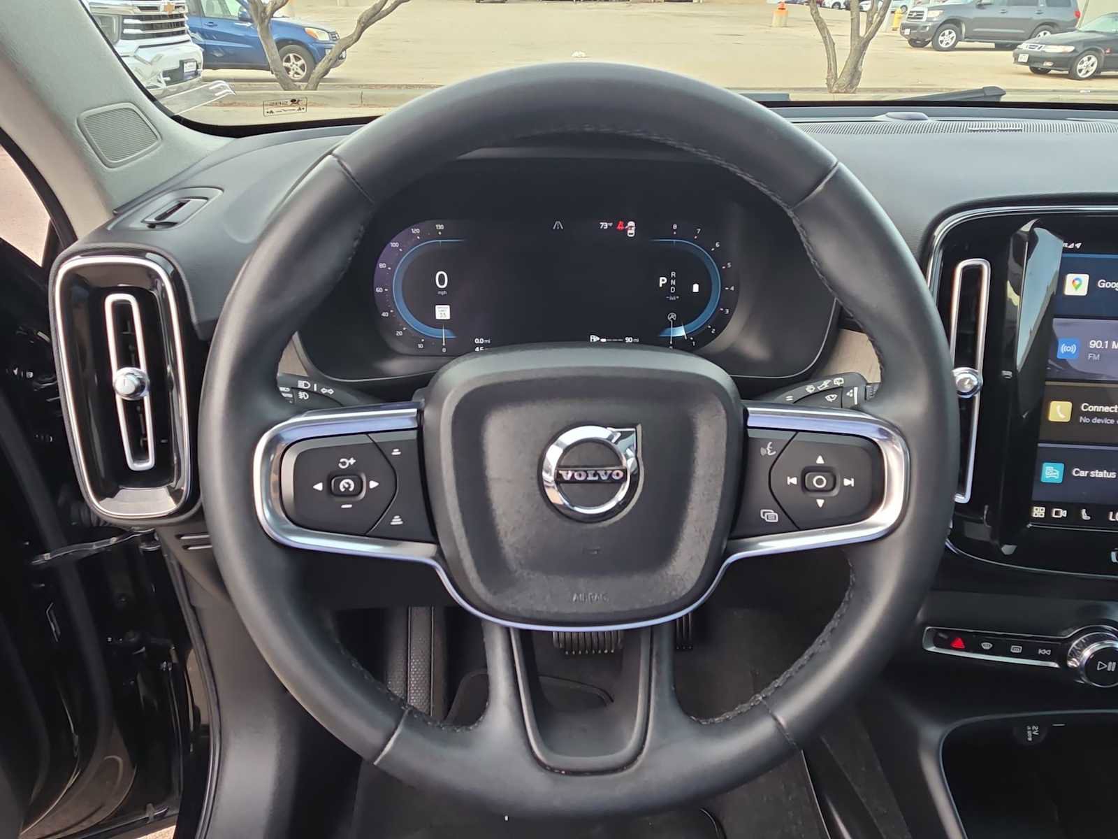 Used 2023 Volvo XC40 B4 Ultimate image 15