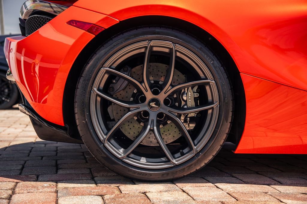 Used 2021 McLaren 720S Performance RWD image 13