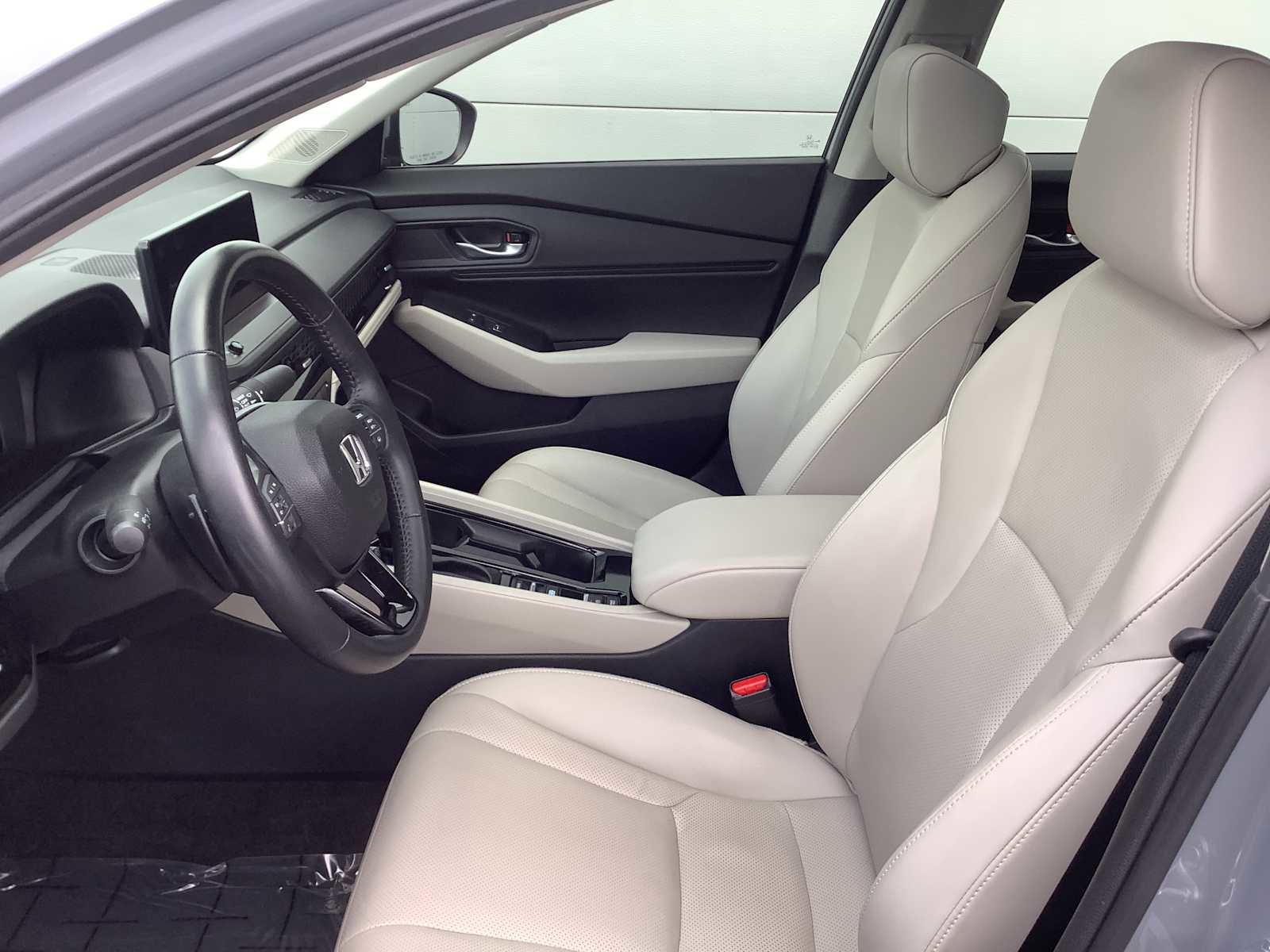 Used 2025 Honda Accord EX-L image 2
