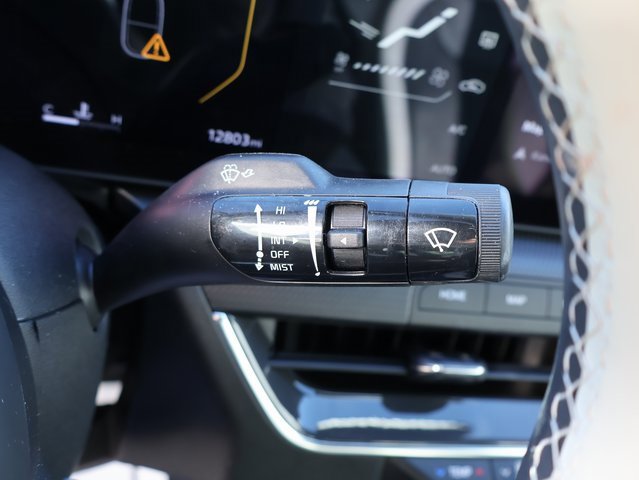 Used 2025 Kia K4 GT-Line w/ GT-Line Premium Package image 32