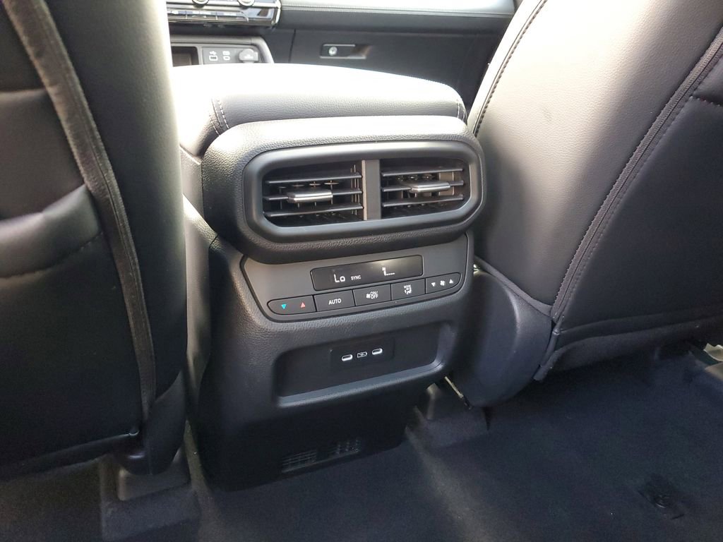 Certified 2025 Honda Pilot Touring image 14