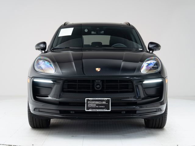 Certified 2025 Porsche Macan AWD/4WD image 32