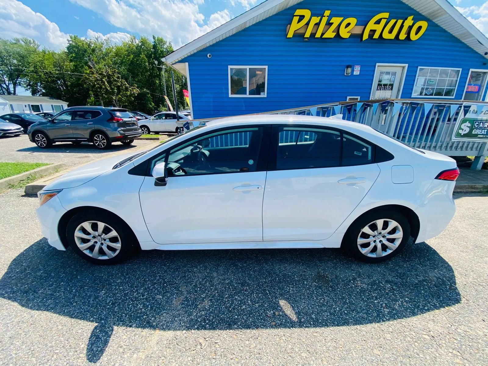 Used 2025 Toyota Corolla LE FWD image 3