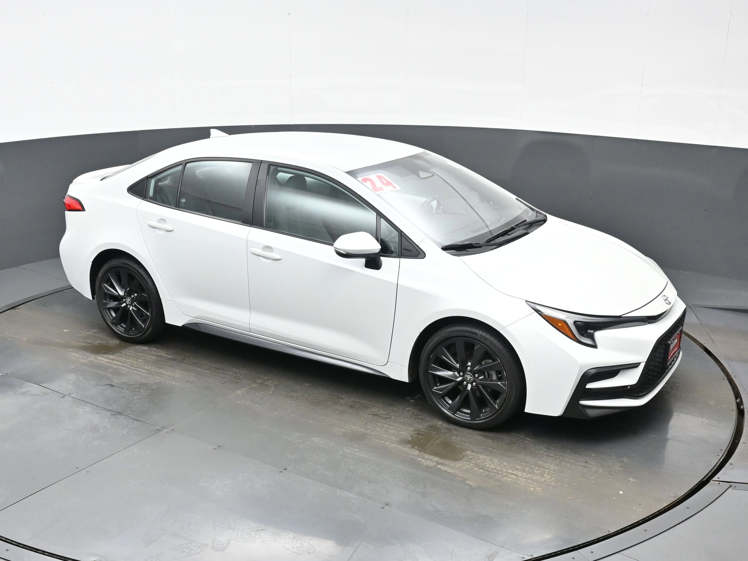 Used 2024 Toyota Corolla SE image 33