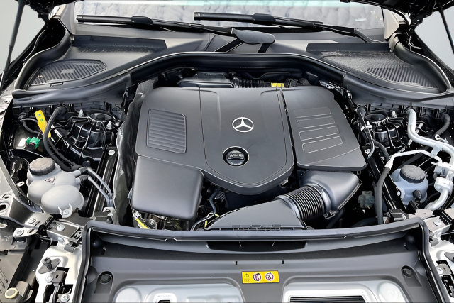 New 2025 Mercedes-Benz GLC 350e 4MATIC image 11