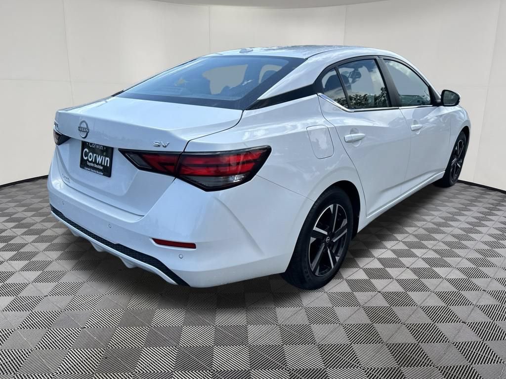 Used 2024 Nissan Sentra SV FWD image 8