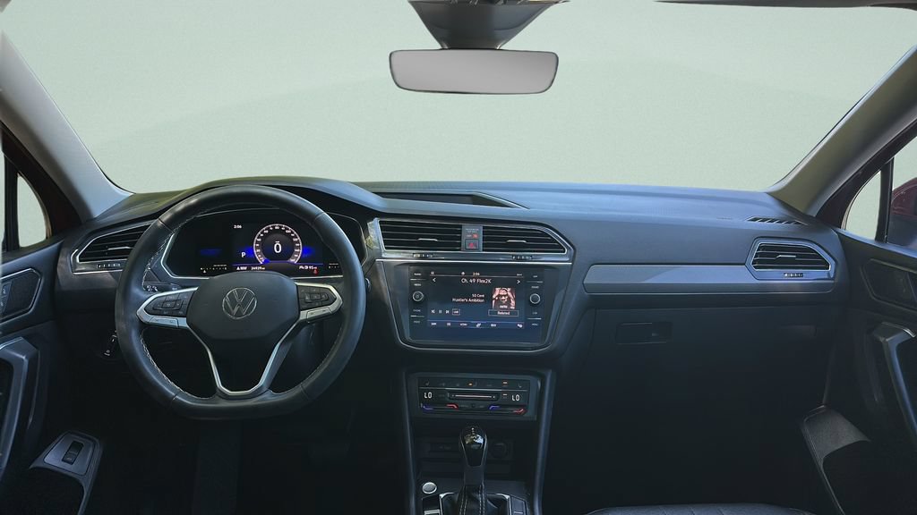 Certified 2022 Volkswagen Tiguan SE FWD image 11