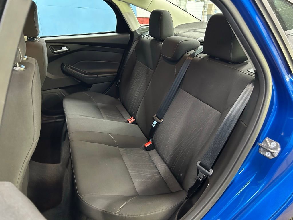 Used 2018 Ford Focus SE w/ SE Appearance Package image 59