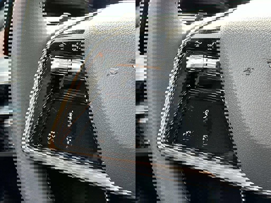 New 2025 Cadillac Lyriq Sport image 15