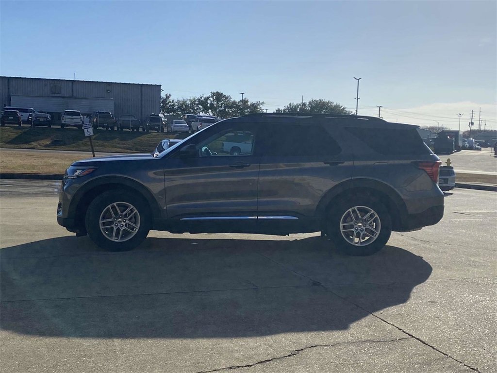 New 2025 Ford Explorer Active image 7