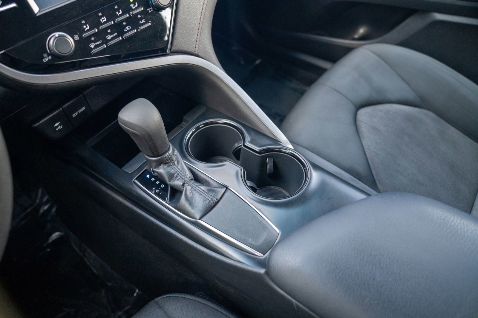 Used 2019 Toyota Camry LE image 18