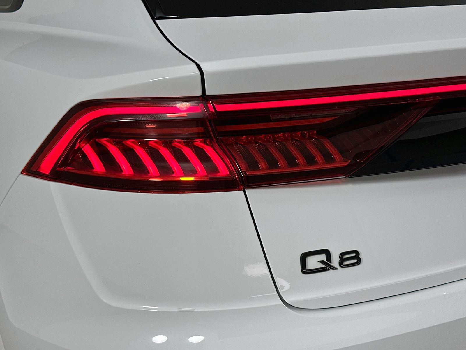 Used 2023 Audi Q8 Prestige w/ Prestige Package AWD/4WD image 12