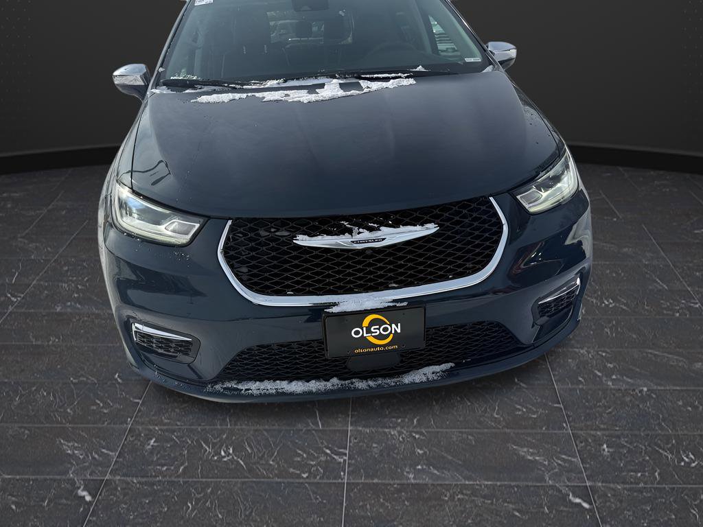 Used 2023 Chrysler Pacifica Limited image 8